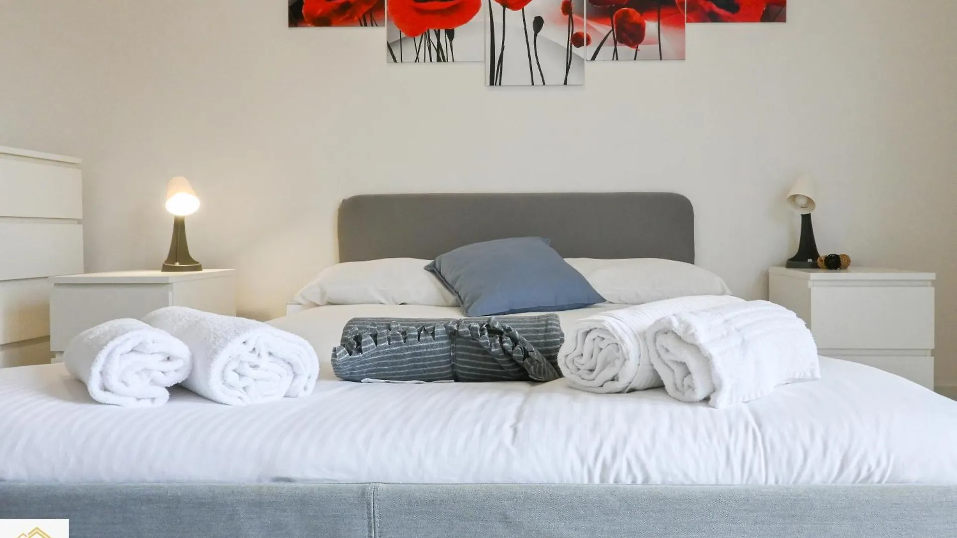 Inn Pisa Rentals - The Modern City Flat