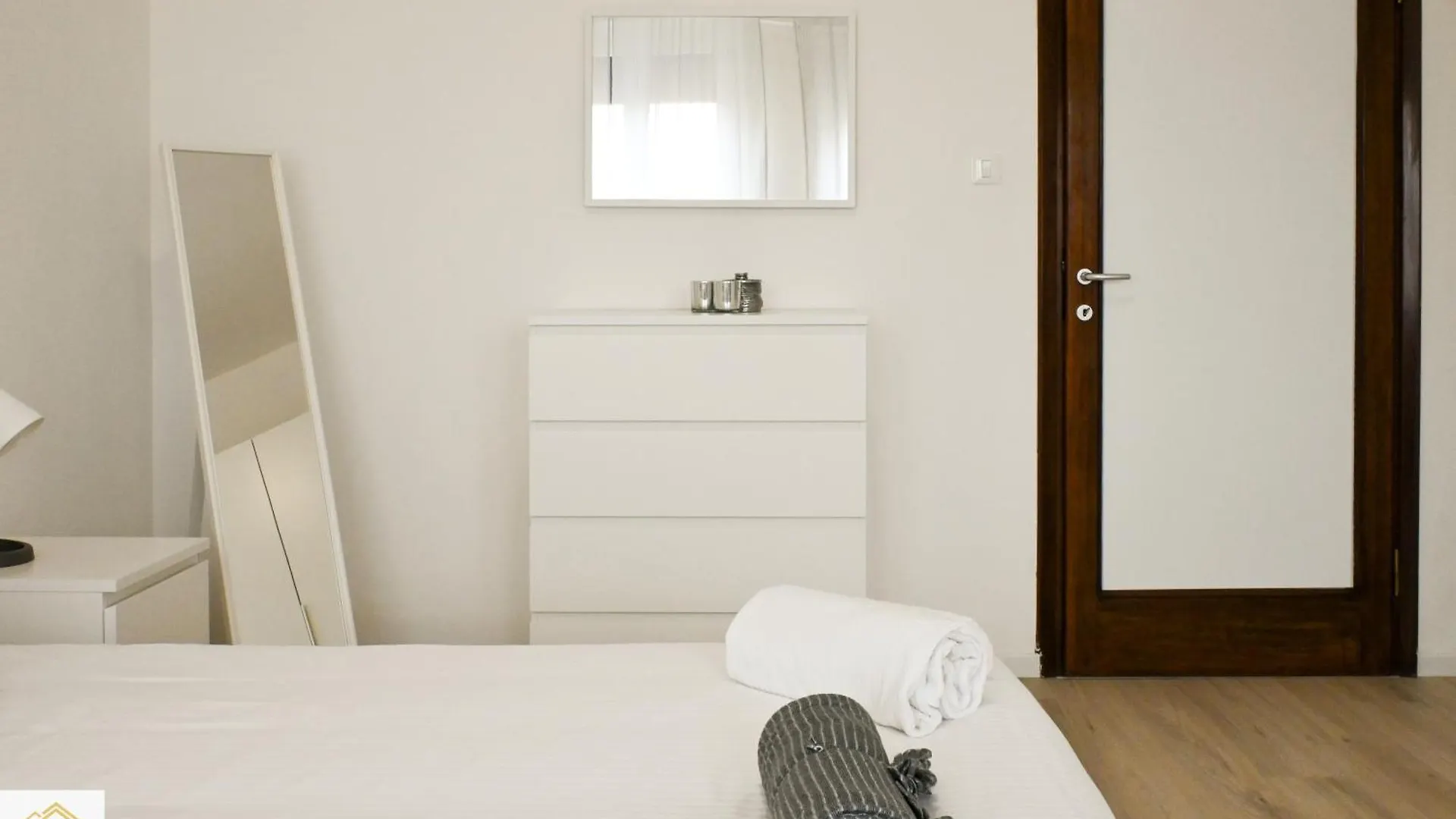 Inn Pisa Rentals - The Modern City Flat Apartment