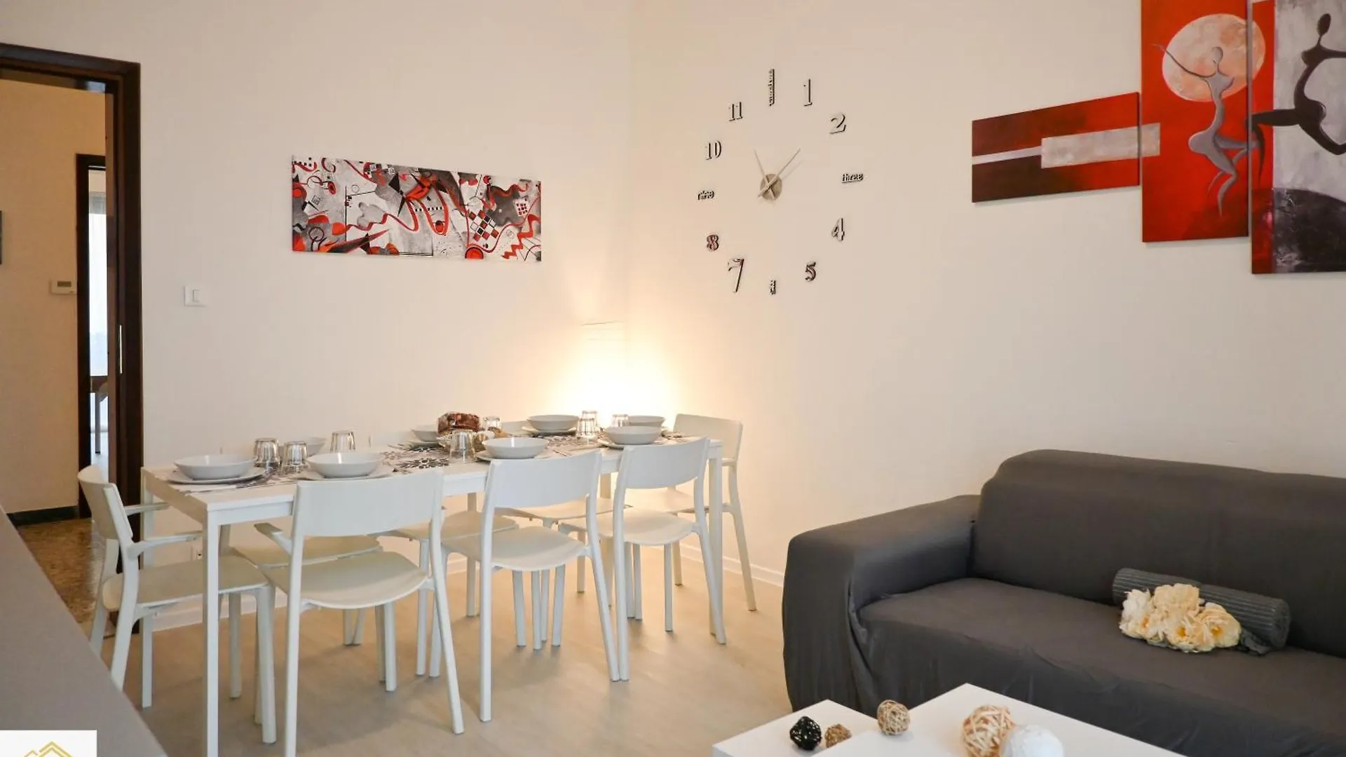 Inn Pisa Rentals - The Modern City Flat