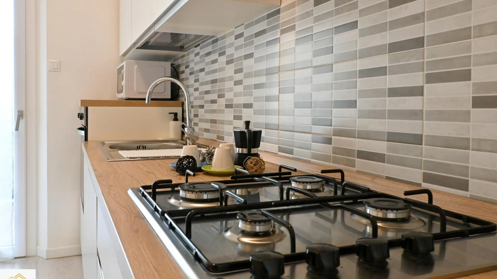 Inn Pisa Rentals - The Modern City Flat